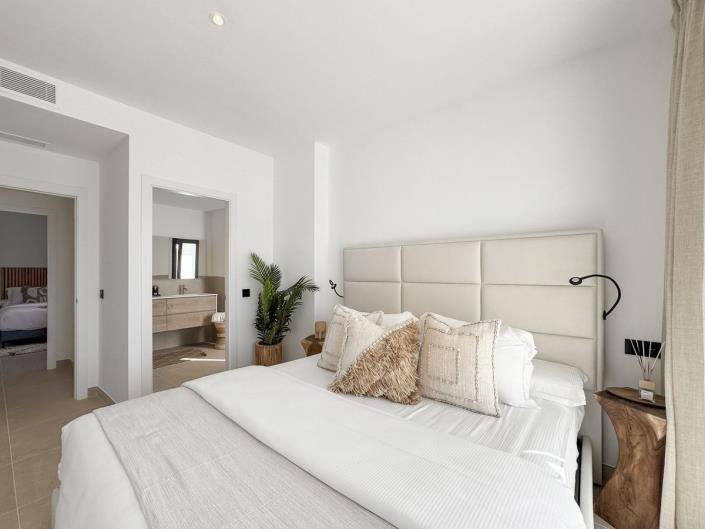 Image No.20-2 Bed Apartment for sale