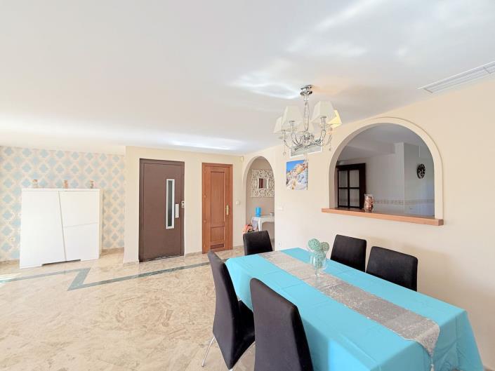 Image No.9-3 Bed Townhouse for sale