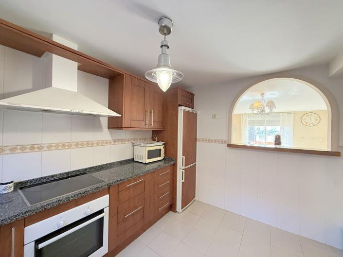 Image No.13-3 Bed Townhouse for sale