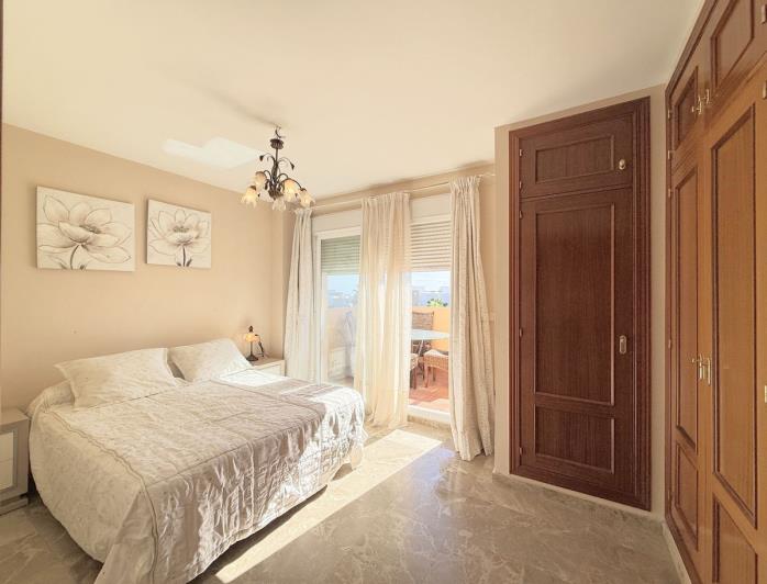 Image No.15-3 Bed Townhouse for sale