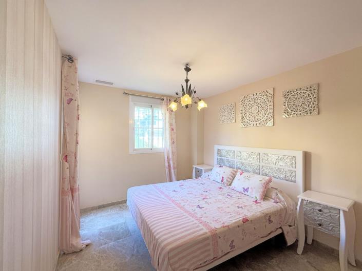 Image No.27-3 Bed Townhouse for sale