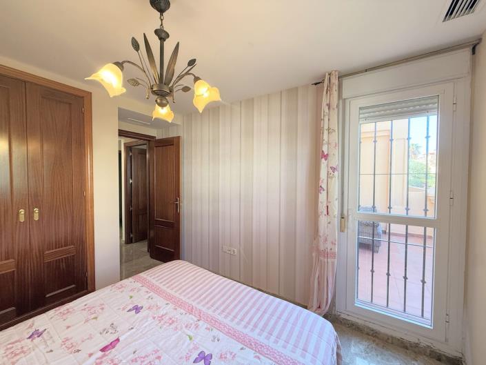 Image No.29-3 Bed Townhouse for sale