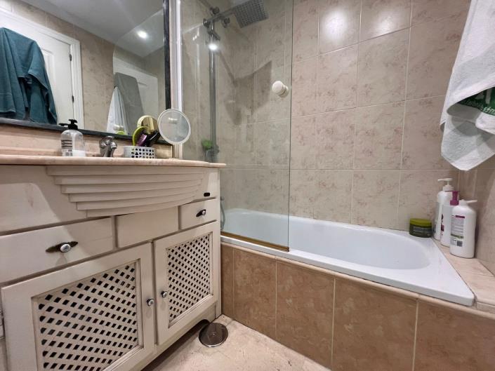 Image No.13-3 Bed Apartment for sale