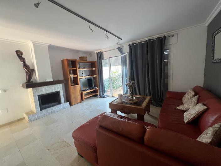 Image No.6-2 Bed Townhouse for sale