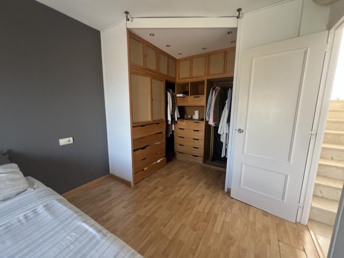 Image No.9-2 Bed Townhouse for sale