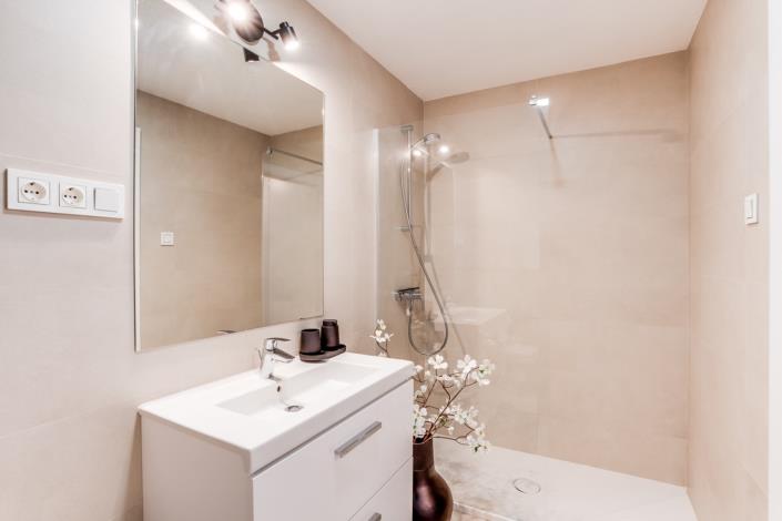 Image No.13-2 Bed Apartment for sale