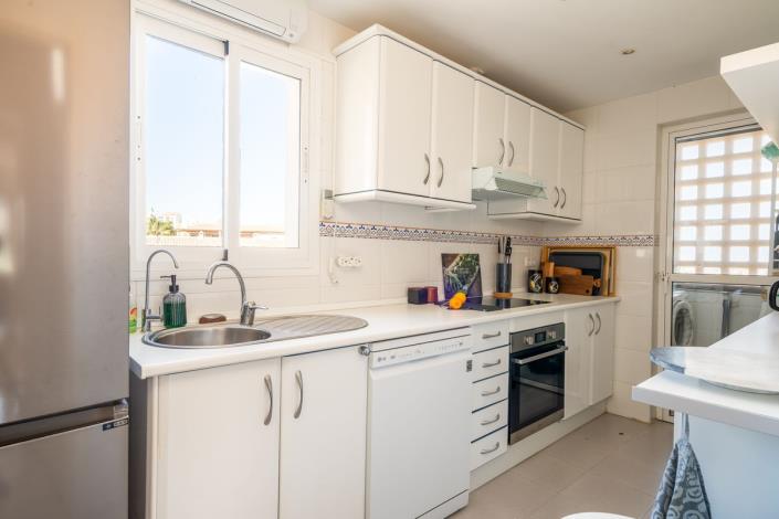 Image No.18-3 Bed Apartment for sale