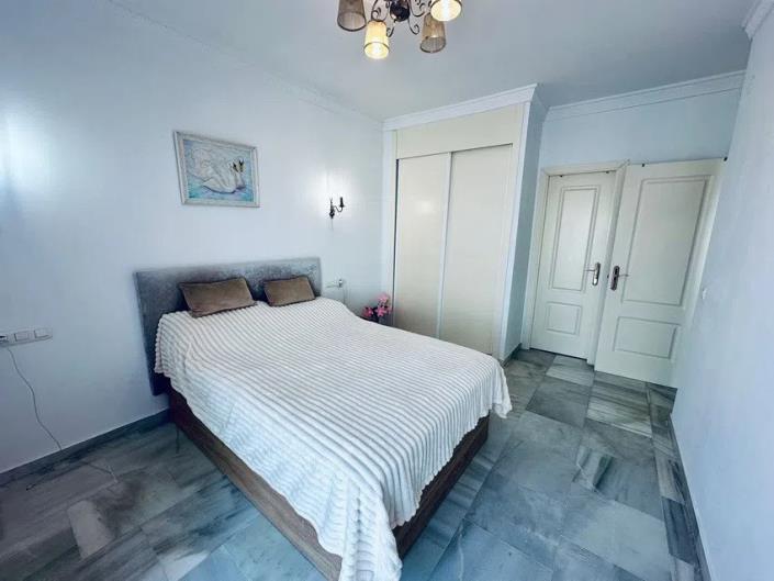 Image No.8-5 Bed Townhouse for sale