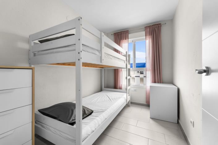 Image No.15-3 Bed Apartment for sale