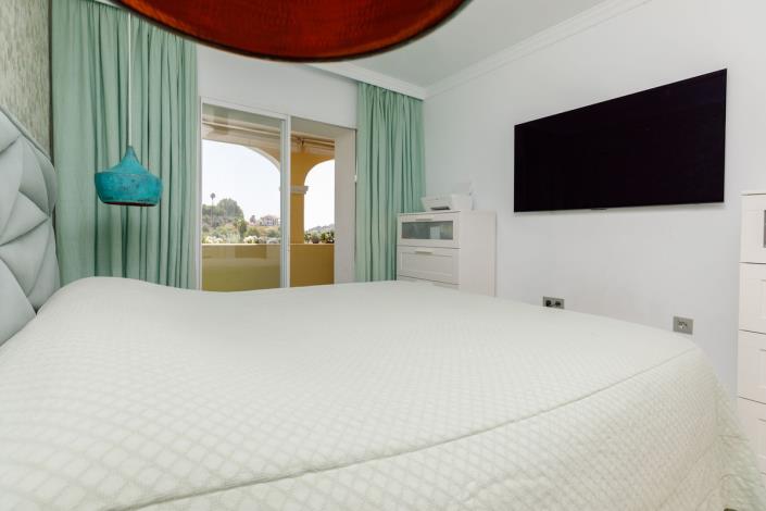 Image No.12-2 Bed Apartment for sale