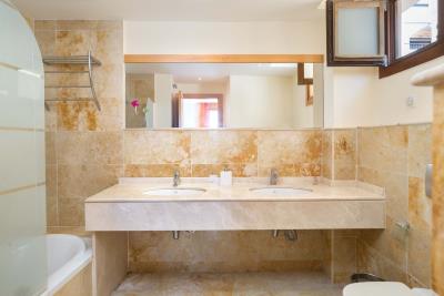 18-cc72f169493c096e712837ff5d8b6e41