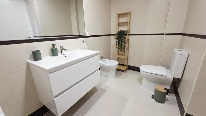 Image No.5-2 Bed Apartment for sale