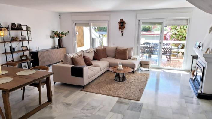 Image No.2-3 Bed Townhouse for sale