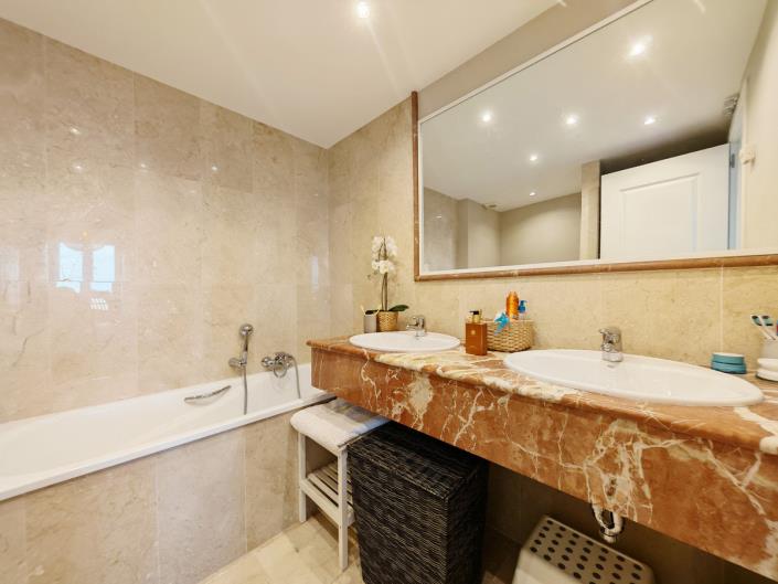 Image No.11-3 Bed Apartment for sale