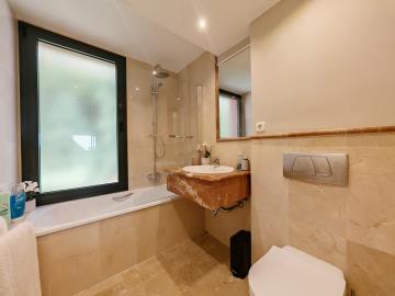 13-5fd73dea700db77384c091ca9818b1a9