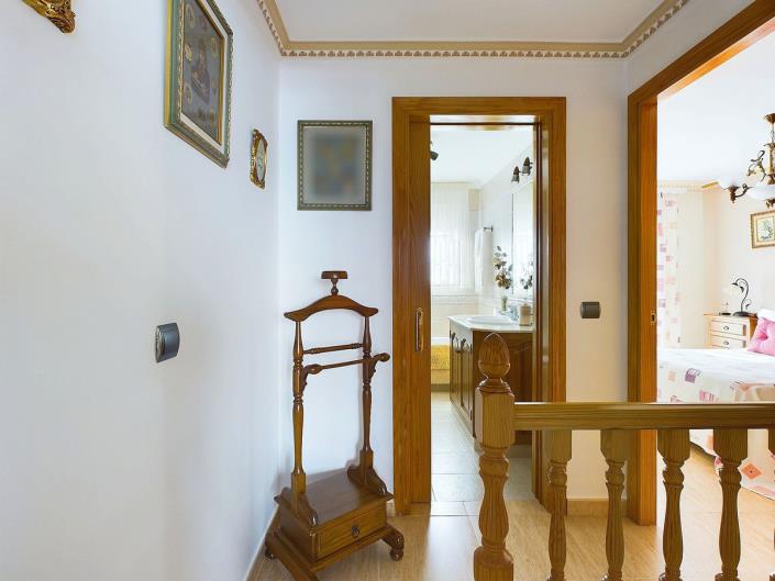 Image No.8-2 Bed Townhouse for sale