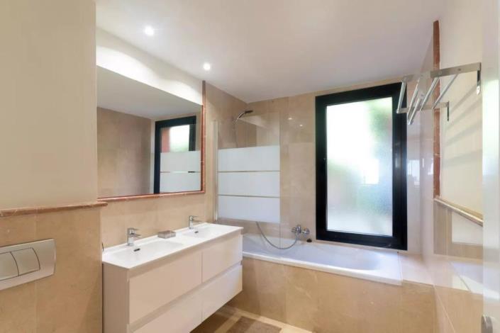 Image No.17-2 Bed Apartment for sale