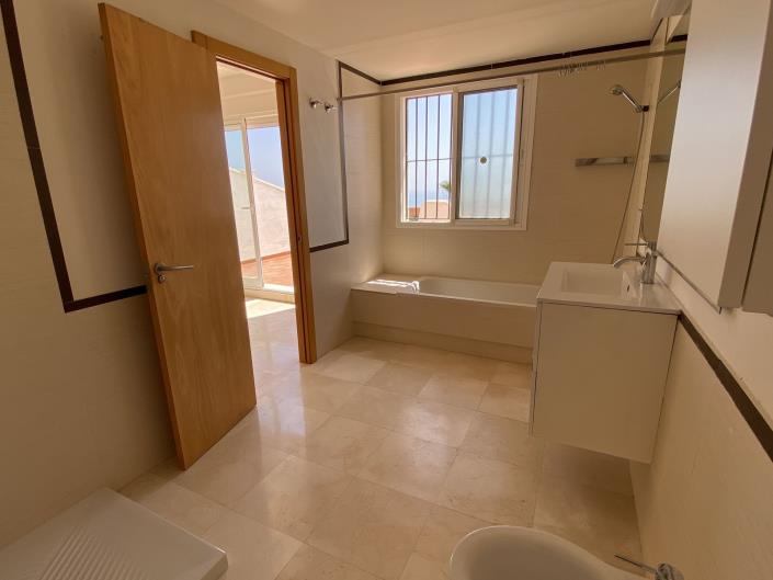 Image No.9-Maison de ville de 3 chambres à vendre à Estepona