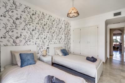 19-d0ed7da2012a09046d307c195d98e7d6