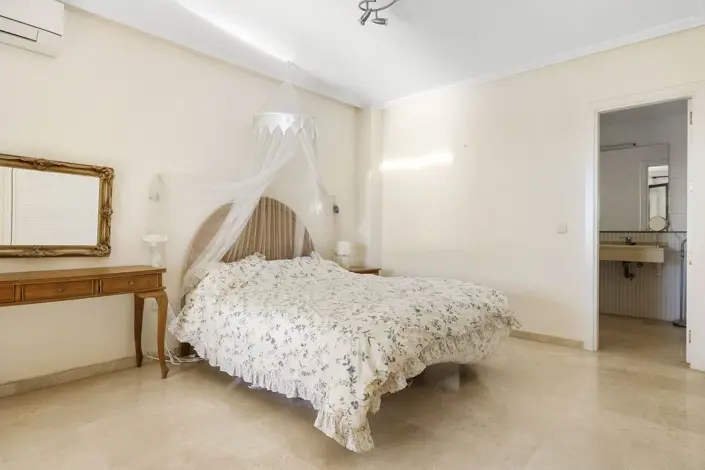 Image No.13-2 Bed Apartment for sale