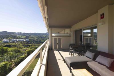 10-bb915d1cb19341576dcdc994b81ab9c5