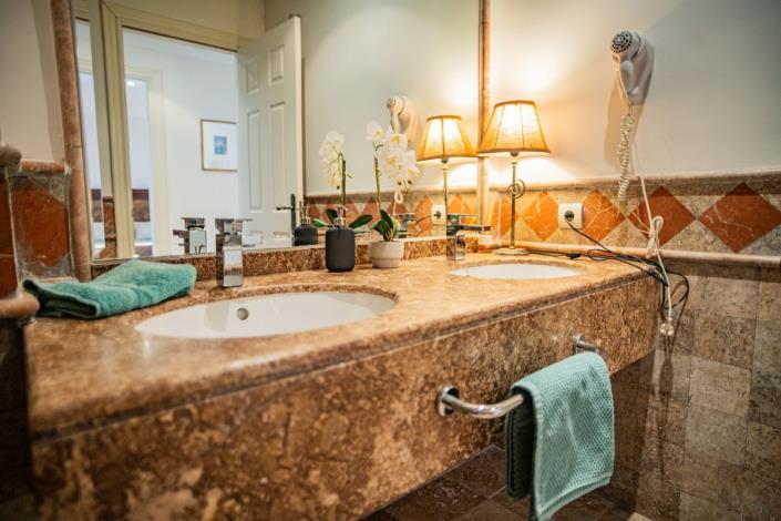 Image No.24-2 Bed Apartment for sale