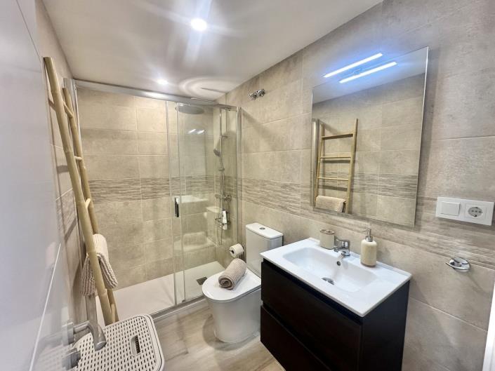 Image No.16-2 Bed Apartment for sale