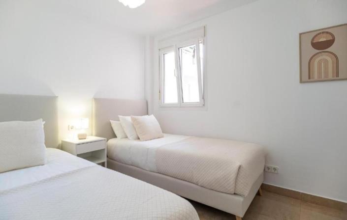 Image No.12-2 Bed Apartment for sale