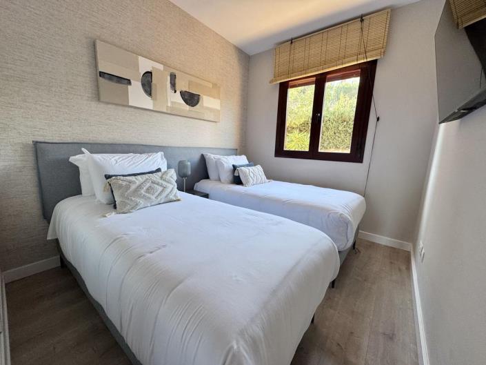 Image No.12-2 Bed Apartment for sale