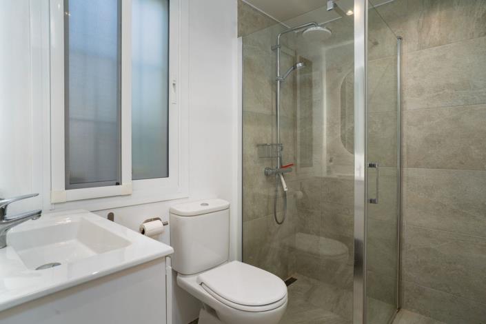 Image No.12-3 Bed Townhouse for sale