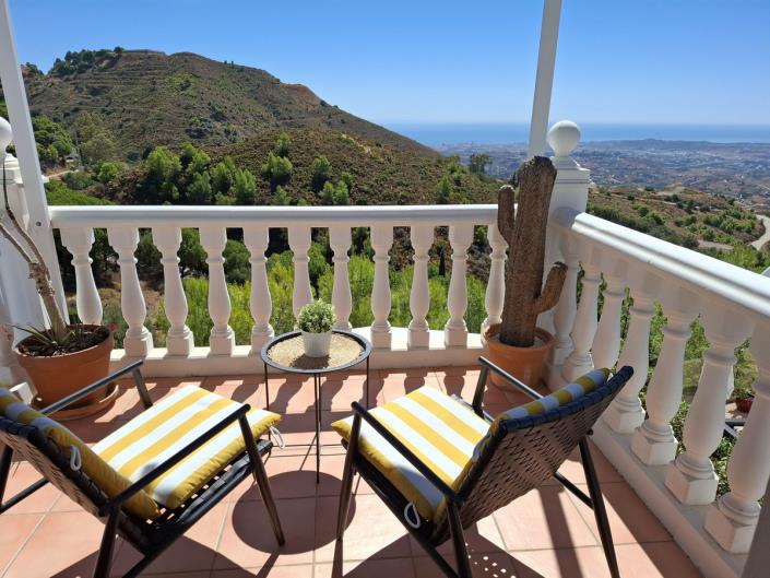 Image No.16-2 Bed Townhouse for sale