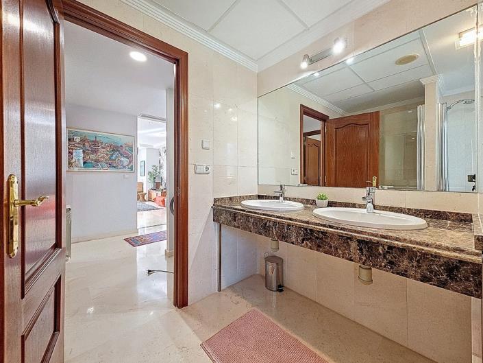 Image No.12-2 Bed Apartment for sale