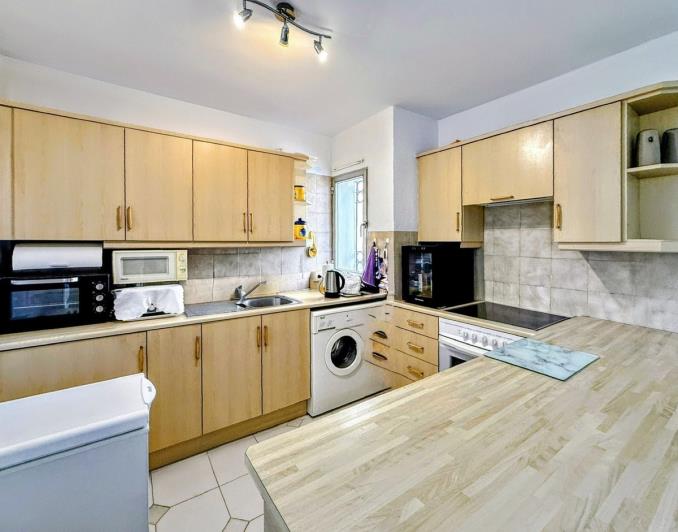 Image No.9-2 Bed Apartment for sale