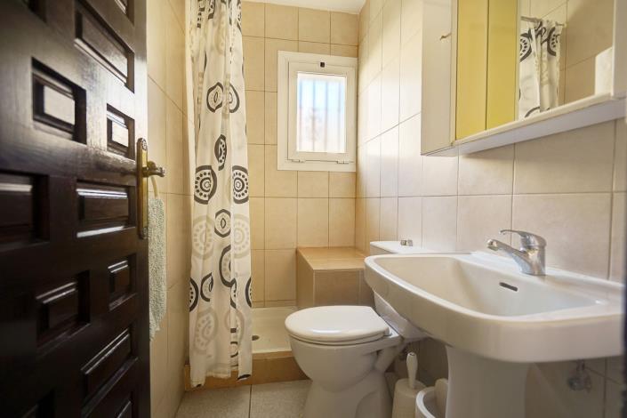 Image No.8-2 Bed Townhouse for sale