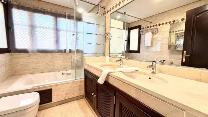 Image No.11-Appartement de 2 chambres à vendre à Elviria