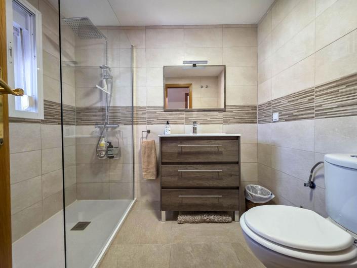 Image No.14-3 Bed Townhouse for sale