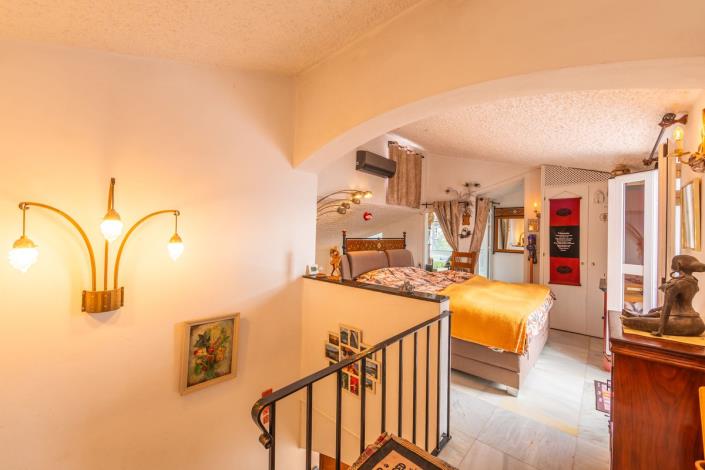 Image No.8-2 Bed Townhouse for sale