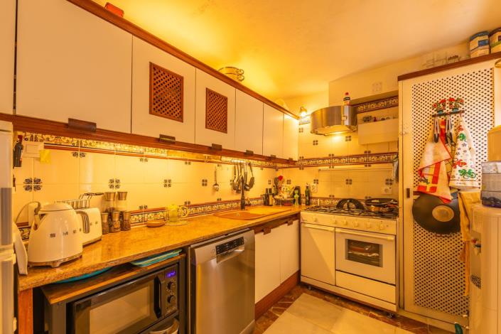 Image No.7-2 Bed Townhouse for sale