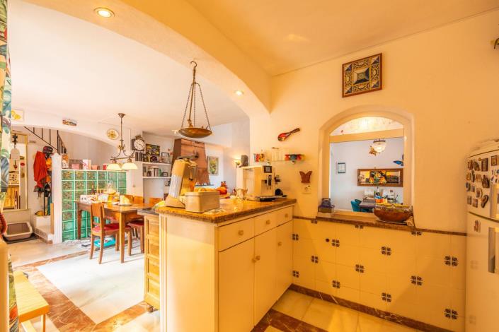 Image No.6-2 Bed Townhouse for sale