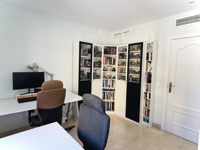 Image No.20-3 Bed Apartment for sale