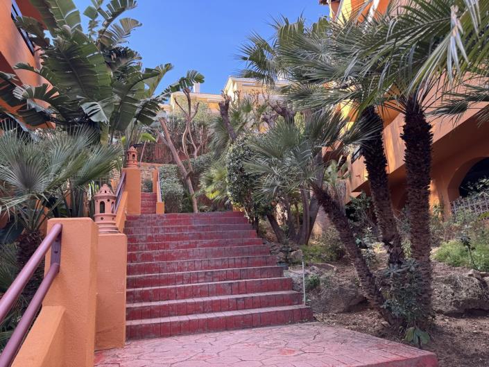 Image No.21-3 Bed Apartment for sale