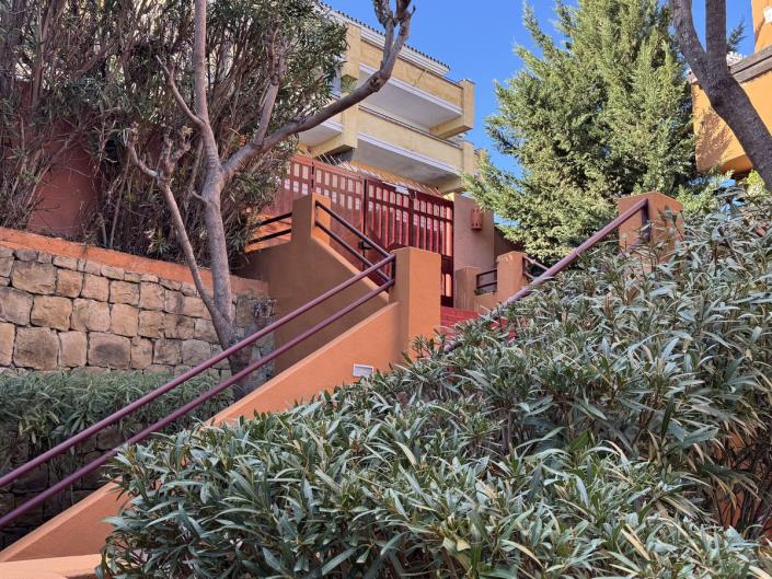 Image No.24-3 Bed Apartment for sale