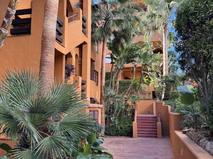 Image No.25-3 Bed Apartment for sale