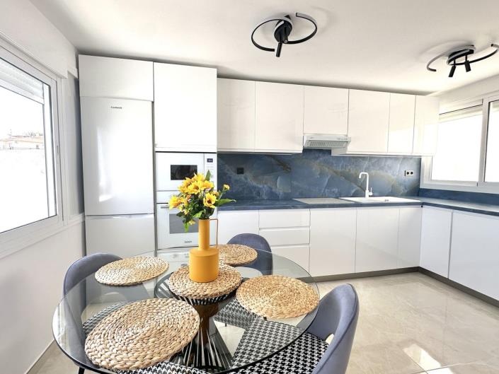 Image No.9-2 Bed Apartment for sale