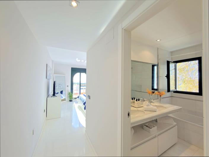 Image No.9-2 Bed Apartment for sale