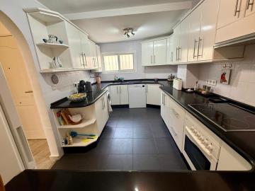 8-e64a9055bba3e77ac8aca3b893cdf826