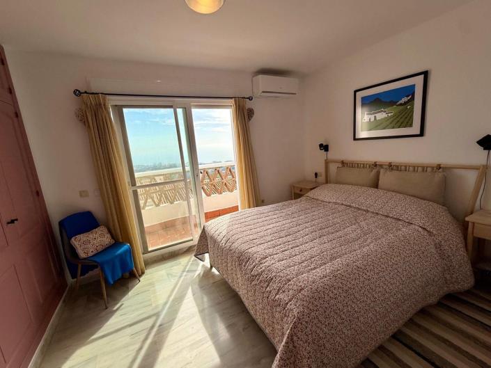 Image No.9-2 Bed Townhouse for sale