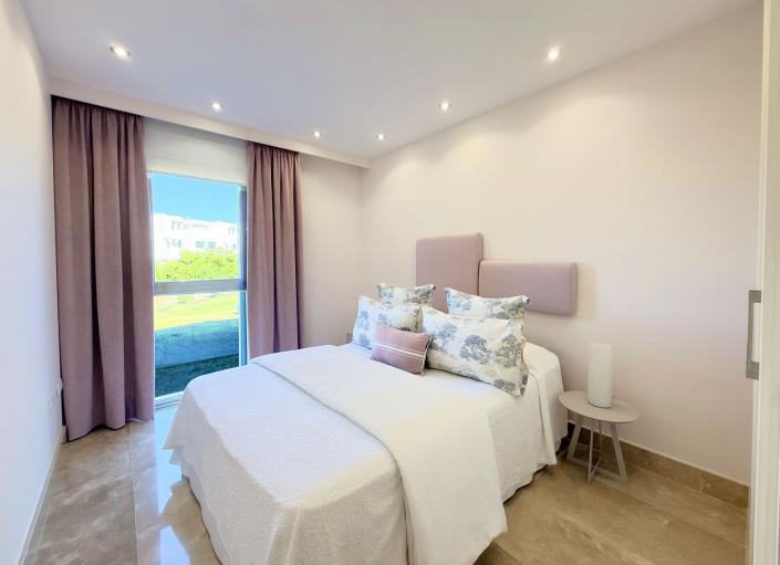 Image No.20-3 Bed Apartment for sale