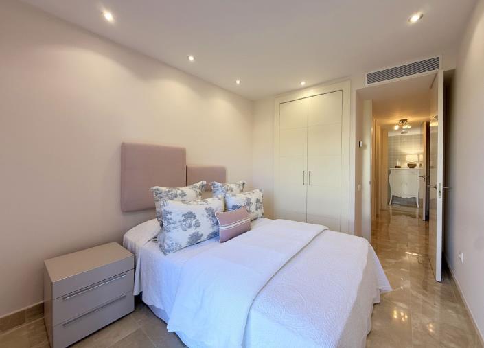 Image No.21-3 Bed Apartment for sale