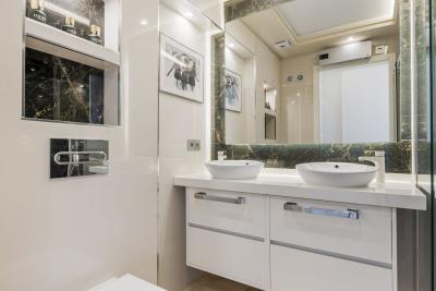 16-933207cc311deb5b807001b3861e3675